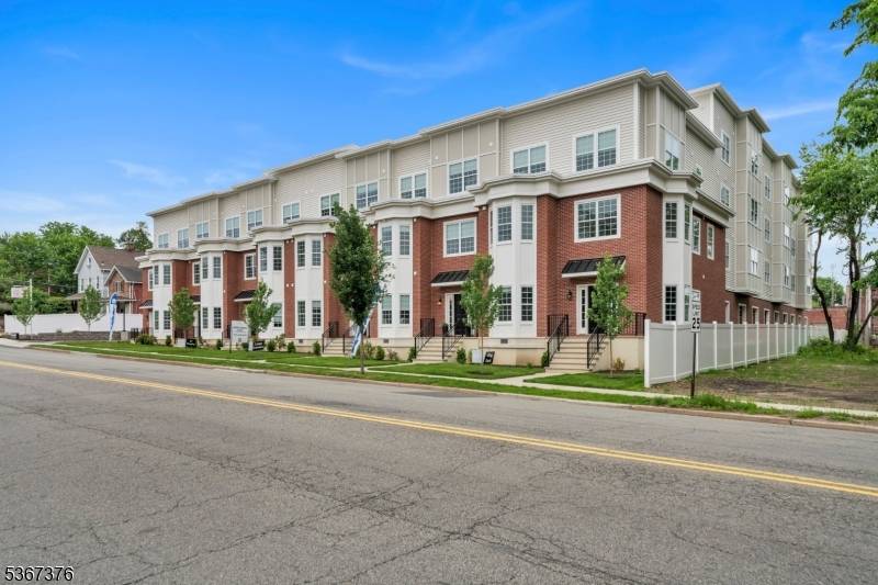 Morristown Town, NJ 07960,70 Ridgedale Ave