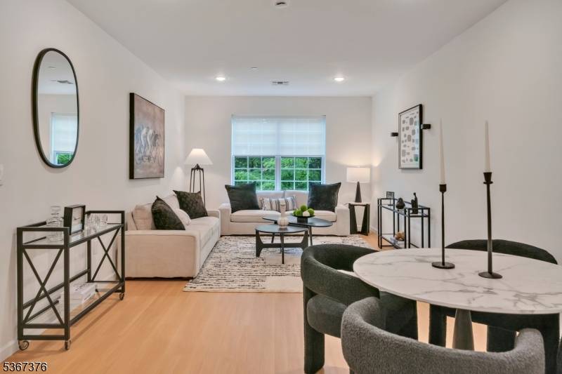 Morristown Town, NJ 07960,70 Ridgedale Ave
