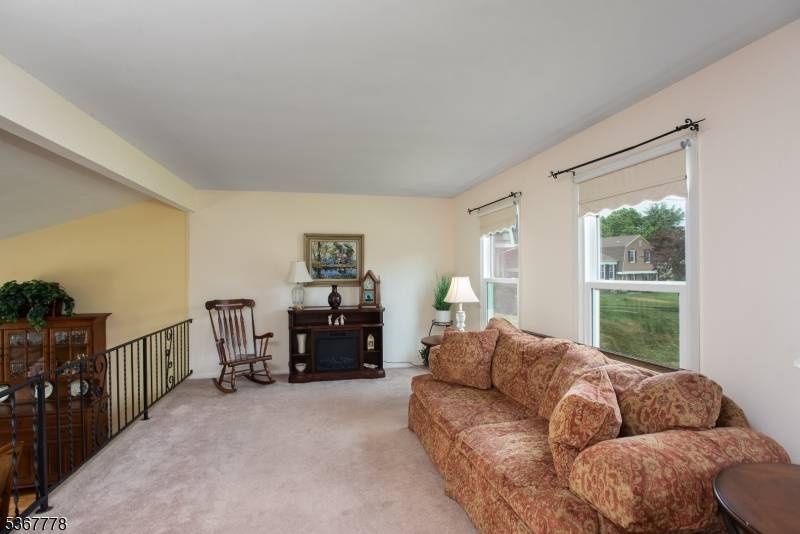 Hillsborough Twp., NJ 08844,10 Nottingham Way