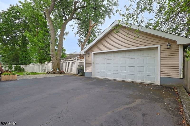 Ridgefield Park Village, NJ 07660,139 Gordon St