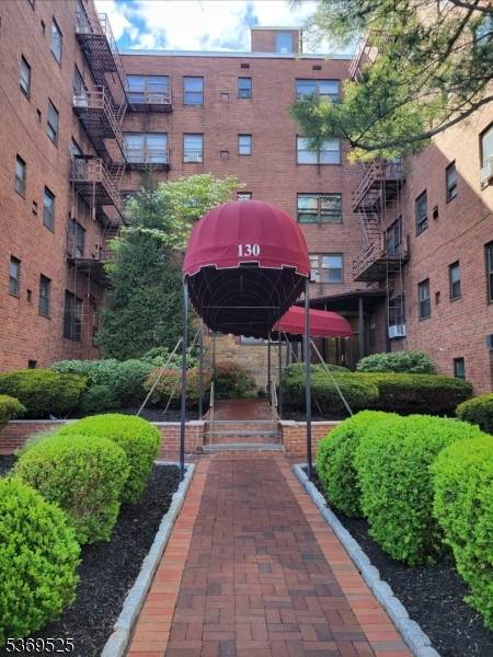 Rutherford Boro, NJ 07070,130 Orient Way #3B