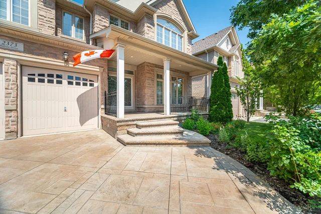 Oakville, ON L6H 7J8,2373 Rideau DR E