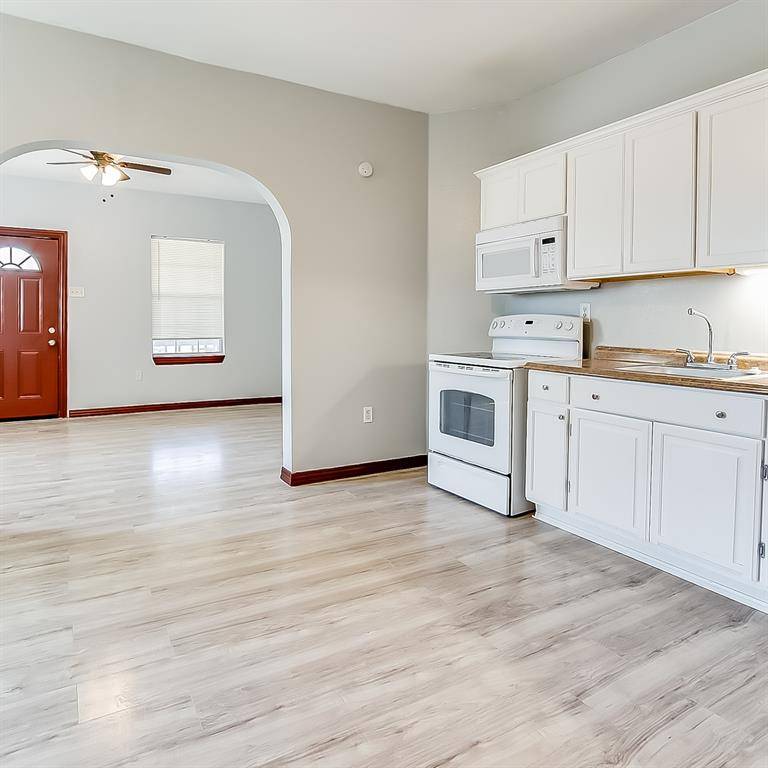 Fort Worth, TX 76110,2937 S Adams Street
