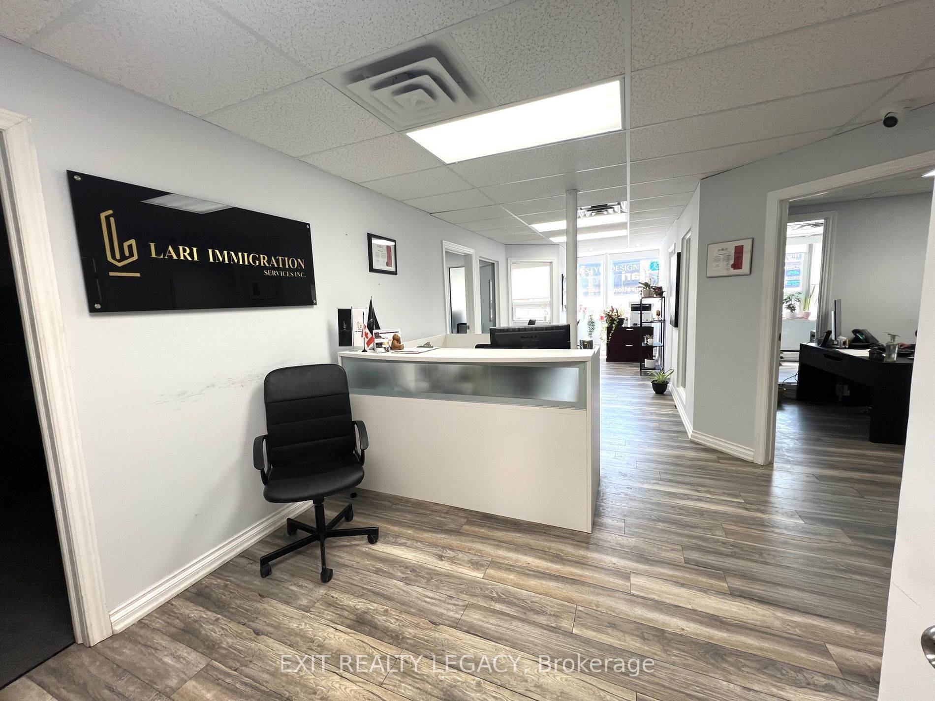 Richmond Hill, ON L4C 3B6,10212 Yonge ST #206 & 207