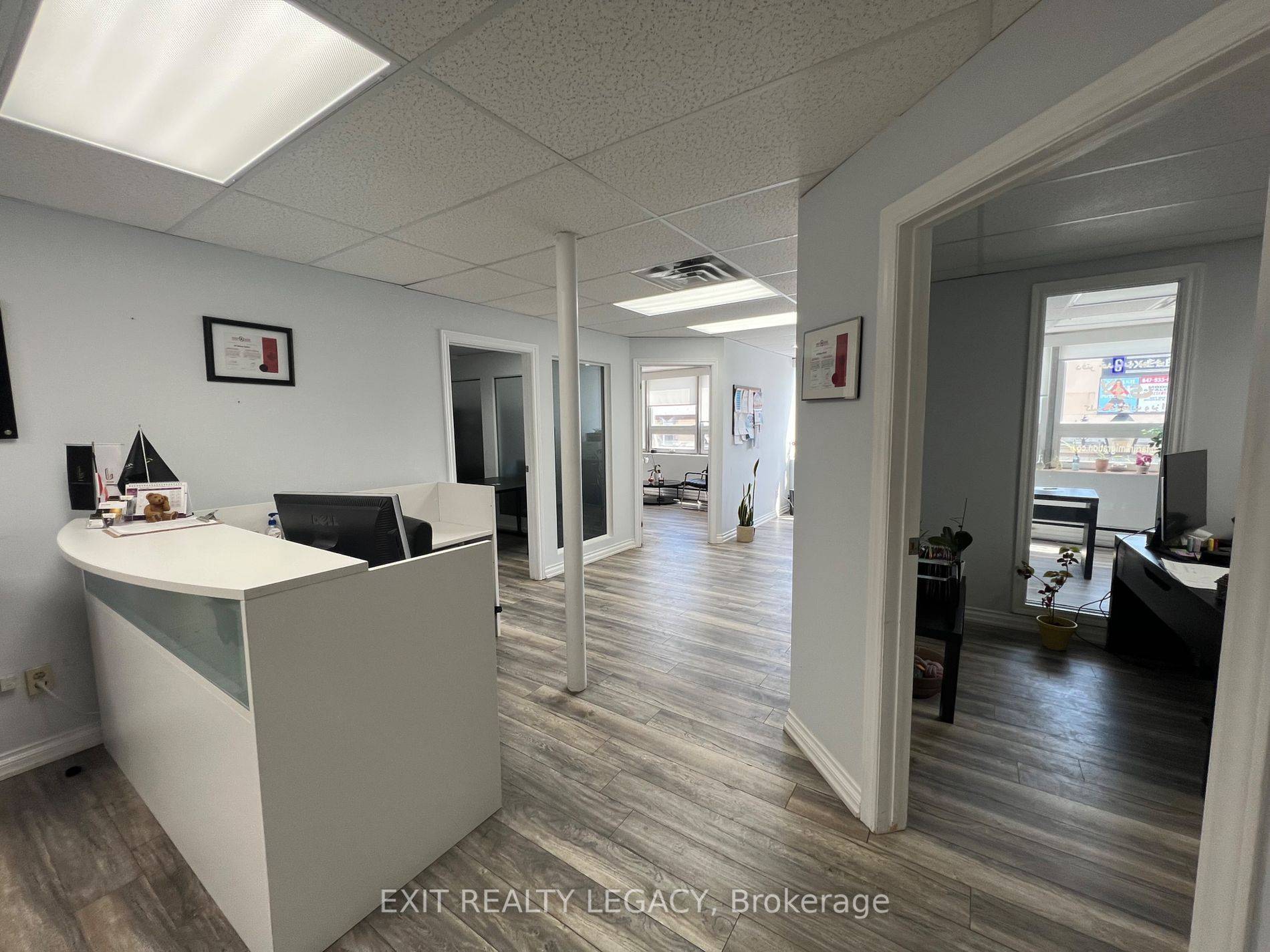 Richmond Hill, ON L4C 3B6,10212 Yonge ST #206 & 207
