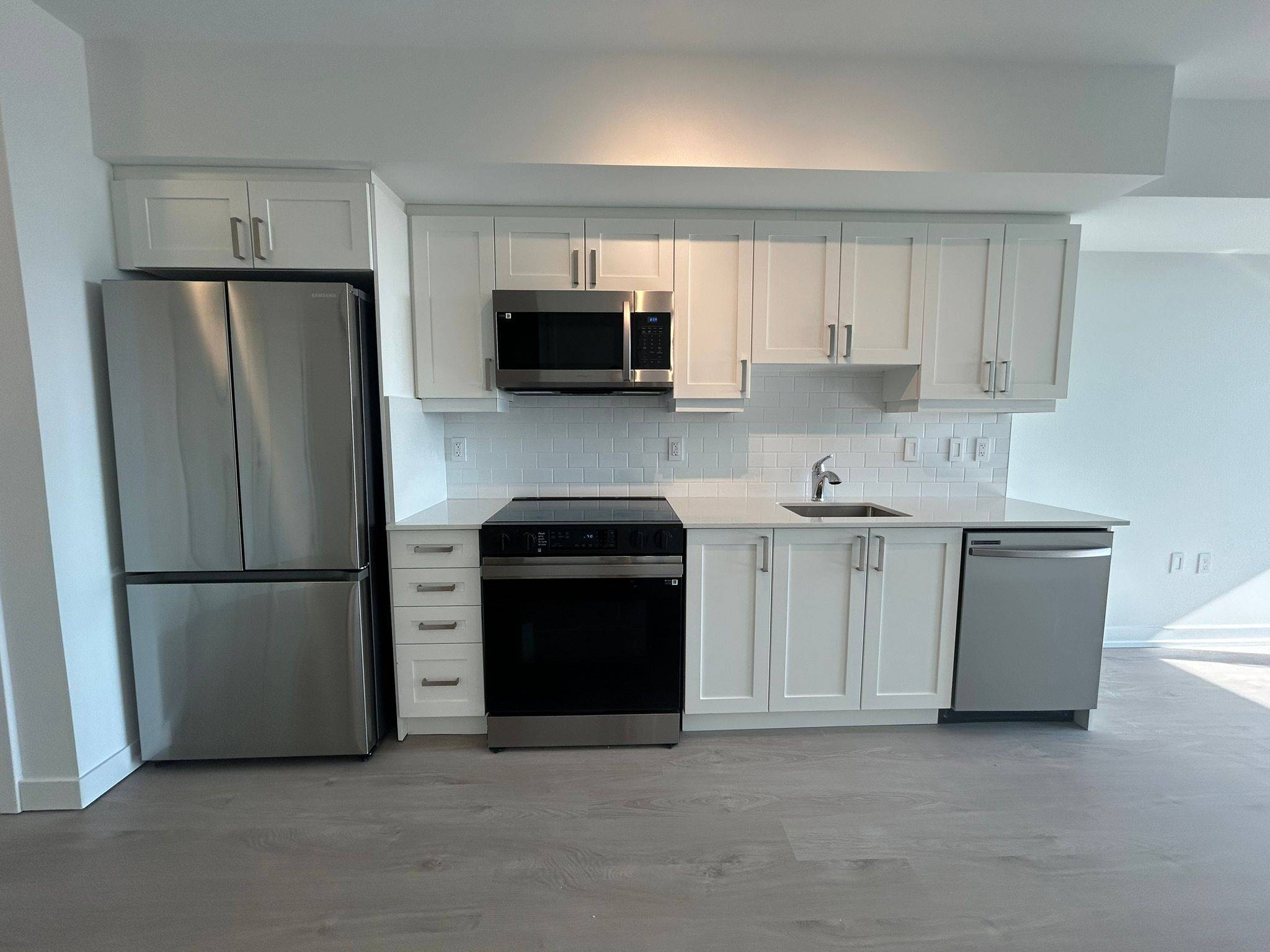 Toronto W04, ON M6B 0B1,556 Marlee AVE #716
