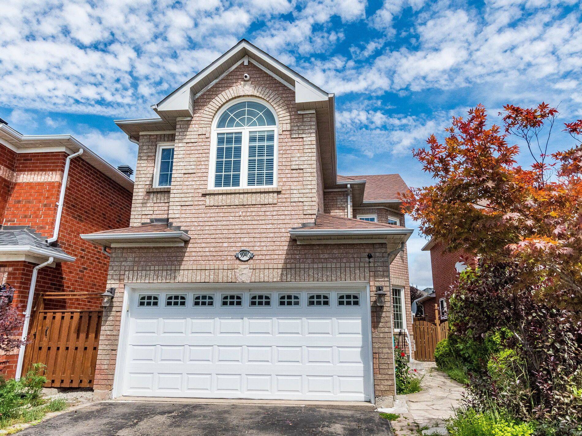 Mississauga, ON L5V 1W1,5946 Mersey ST S