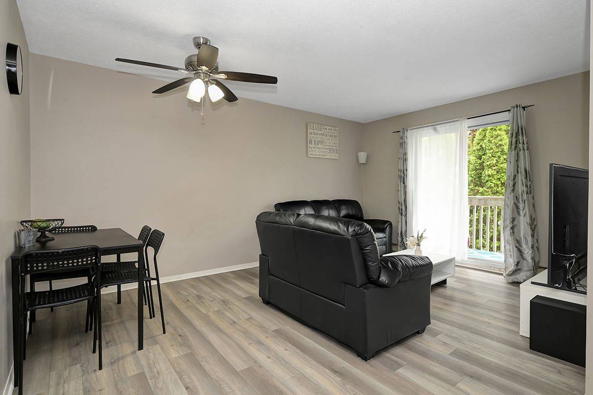 Orleans - Cumberland And Area, ON K1E 3W8,325 Centrum BLVD #314