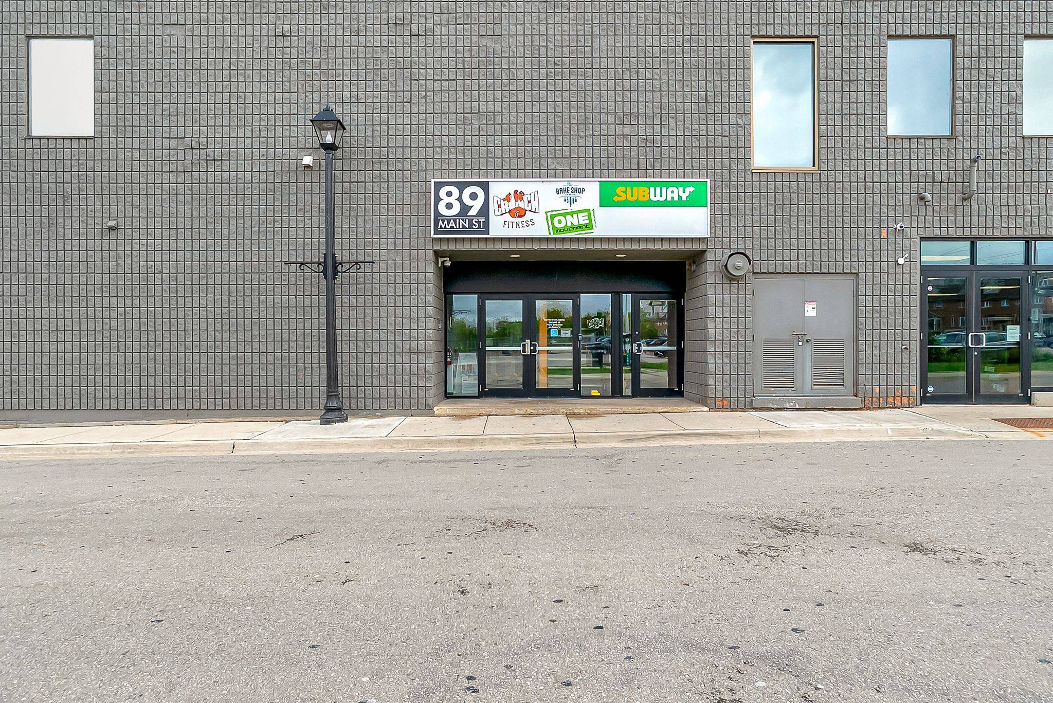 Cambridge, ON N1R 1W1,89 Main ST