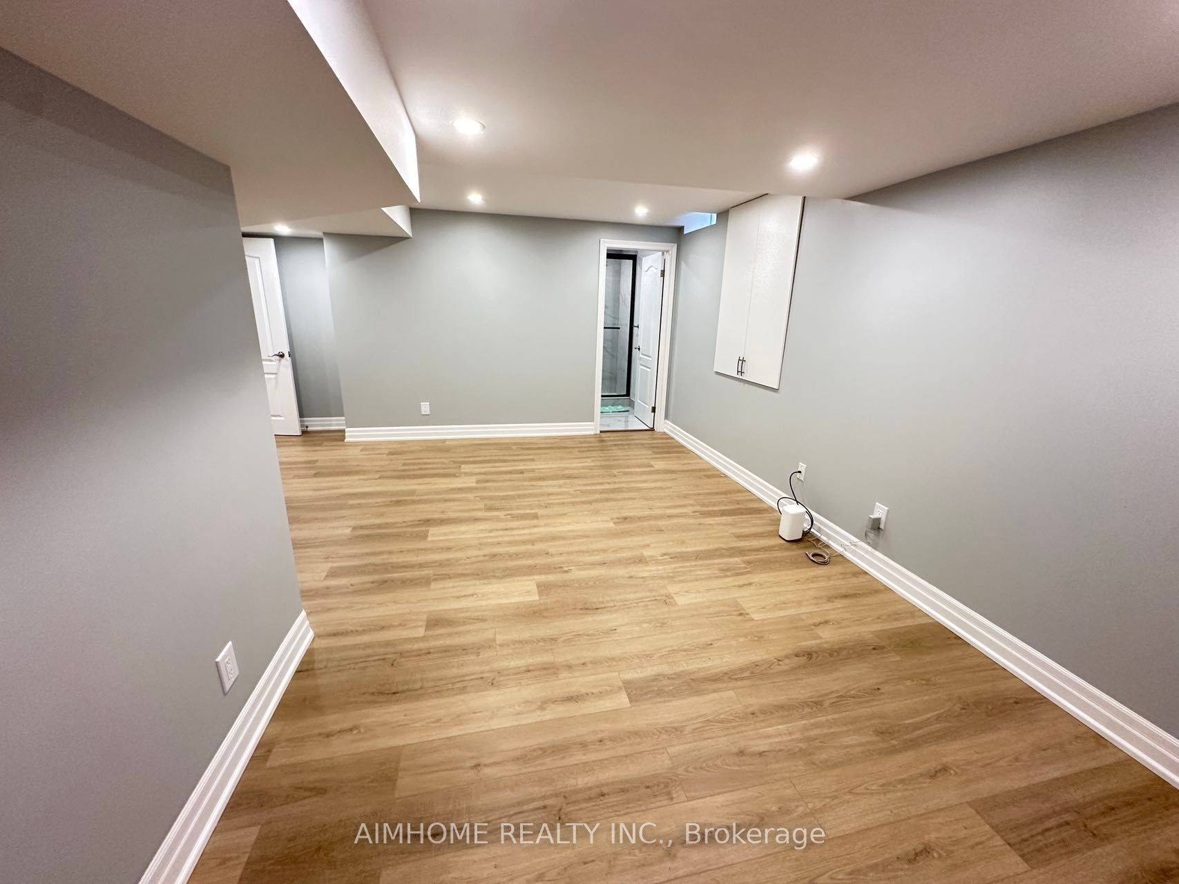 Vaughan, ON L6A 2H3,130 Hollybush DR #Bsmt-1