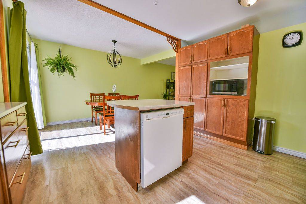 Timmins, ON P4N 7S3,878 Rheaume CRES