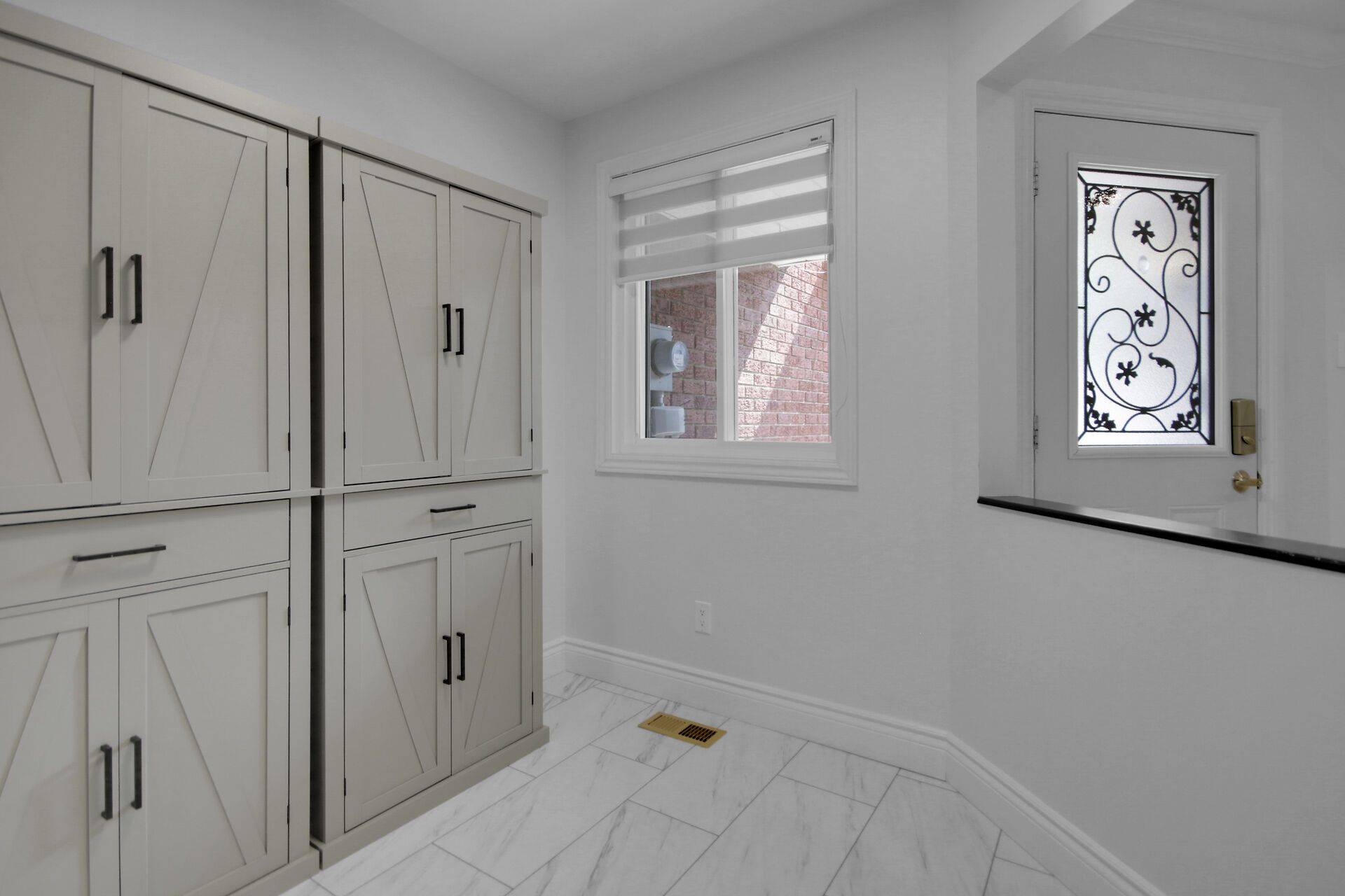 Hunt Club - South Keys And Area, ON K2J 3M2,122 Woodbury CRES