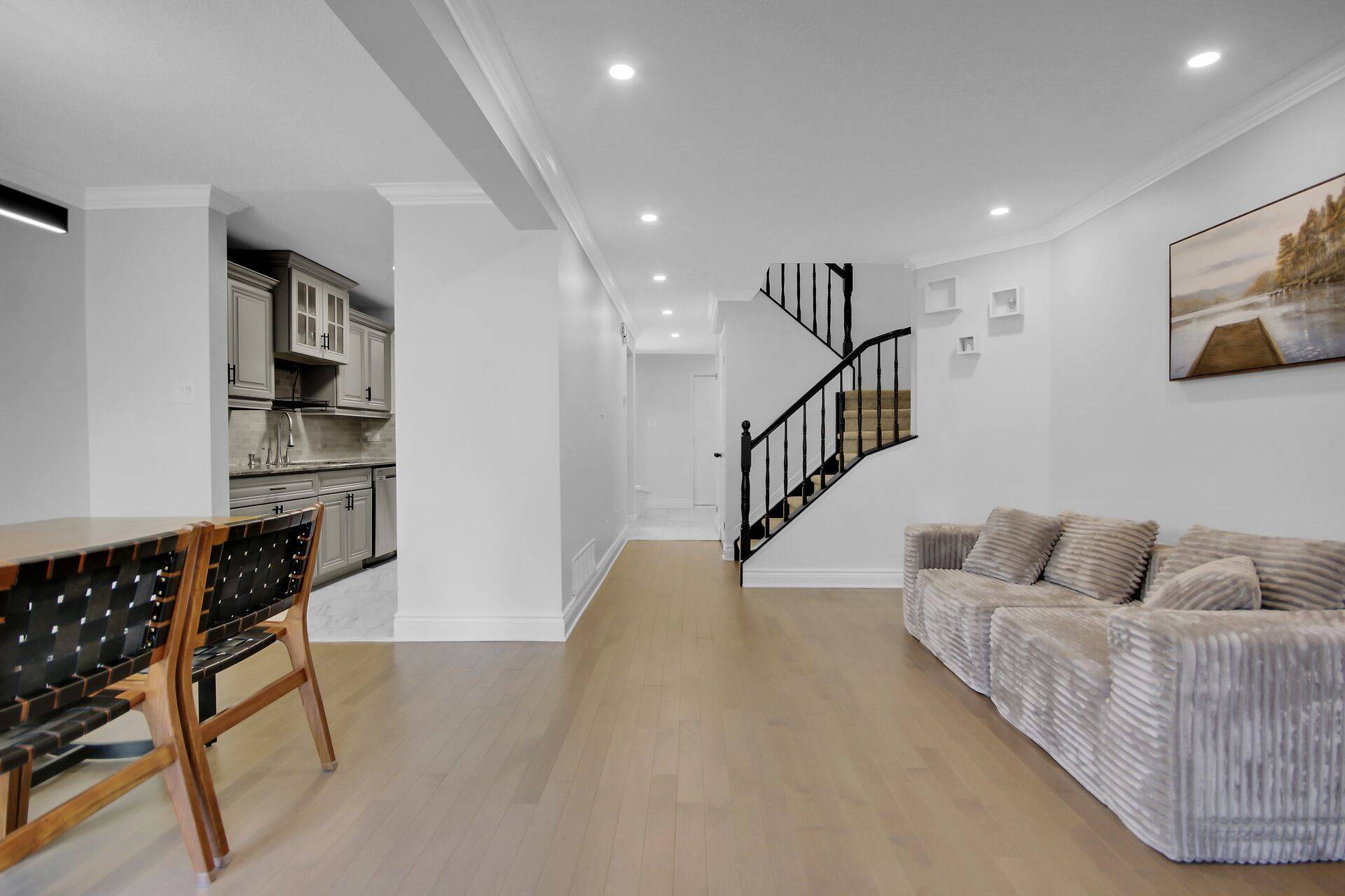 Hunt Club - South Keys And Area, ON K2J 3M2,122 Woodbury CRES