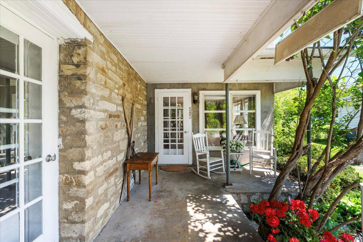 Tweed, ON K0K 3J0,583 Moira ST
