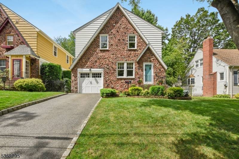 Nutley Twp., NJ 07110,75 Mckinley St