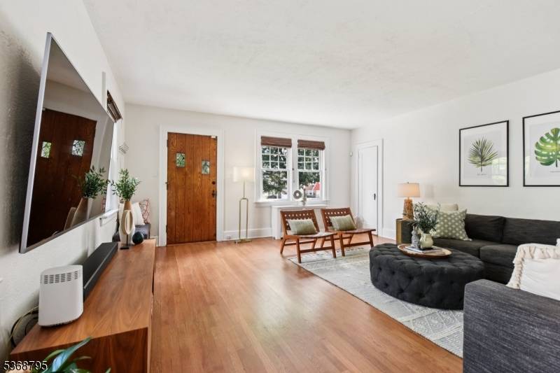 Nutley Twp., NJ 07110,75 Mckinley St