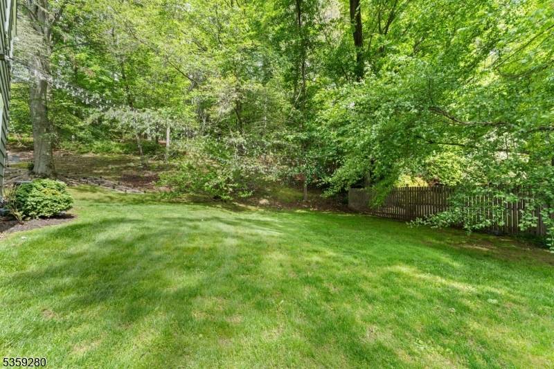 Mountainside Boro, NJ 07092,359 Dogwood Way
