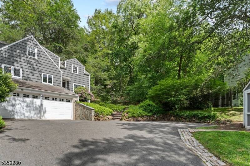 Mountainside Boro, NJ 07092,359 Dogwood Way