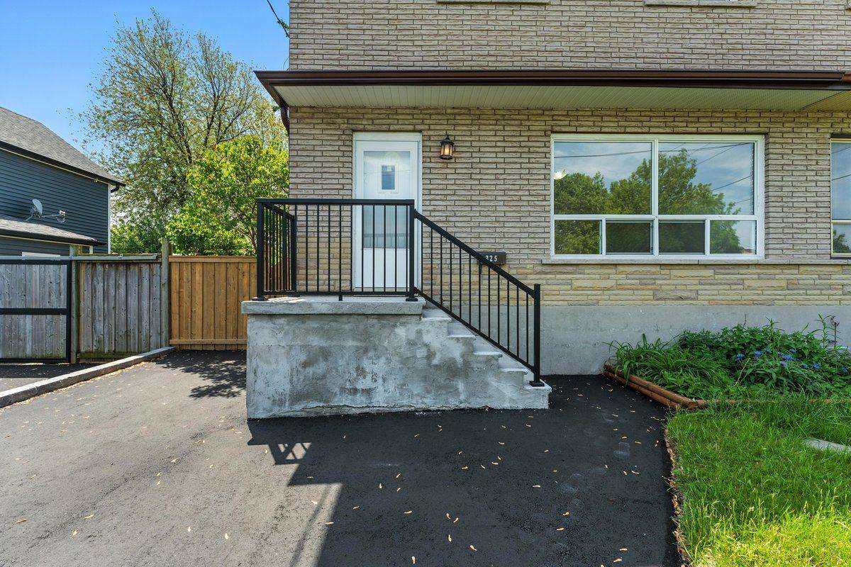 Oshawa, ON L1J 1L7,325 Banff AVE
