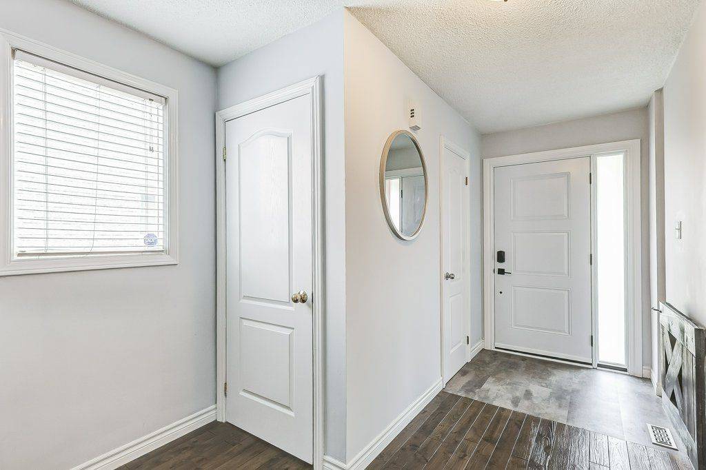 Whitby, ON L1N 6W8,44 Canadian Oaks DR