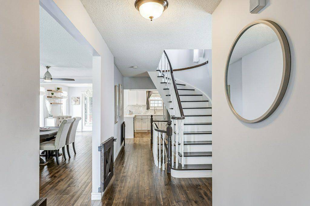 Whitby, ON L1N 6W8,44 Canadian Oaks DR