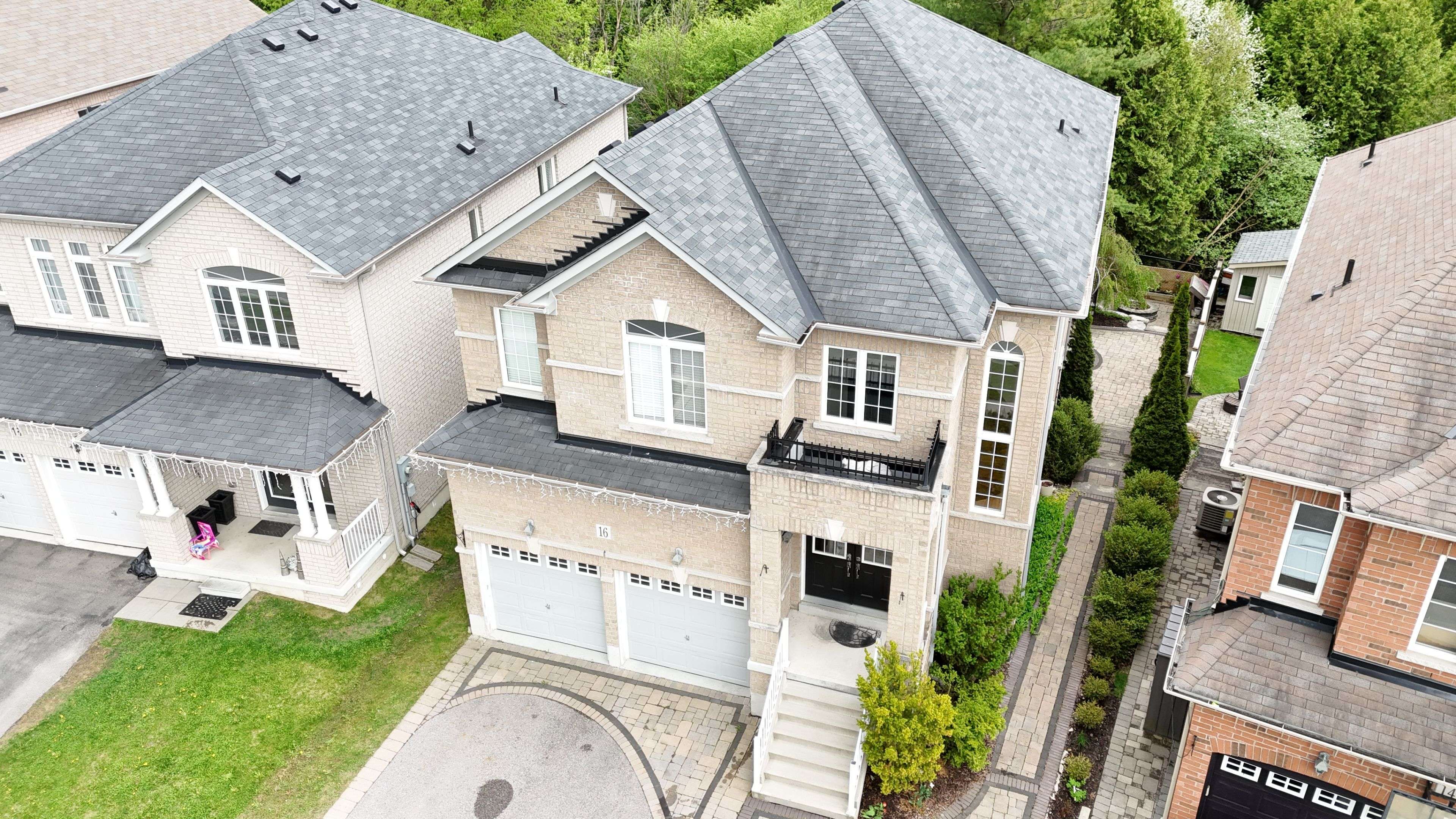 East Gwillimbury, ON L9N 0A6,16 Nature Way CRES