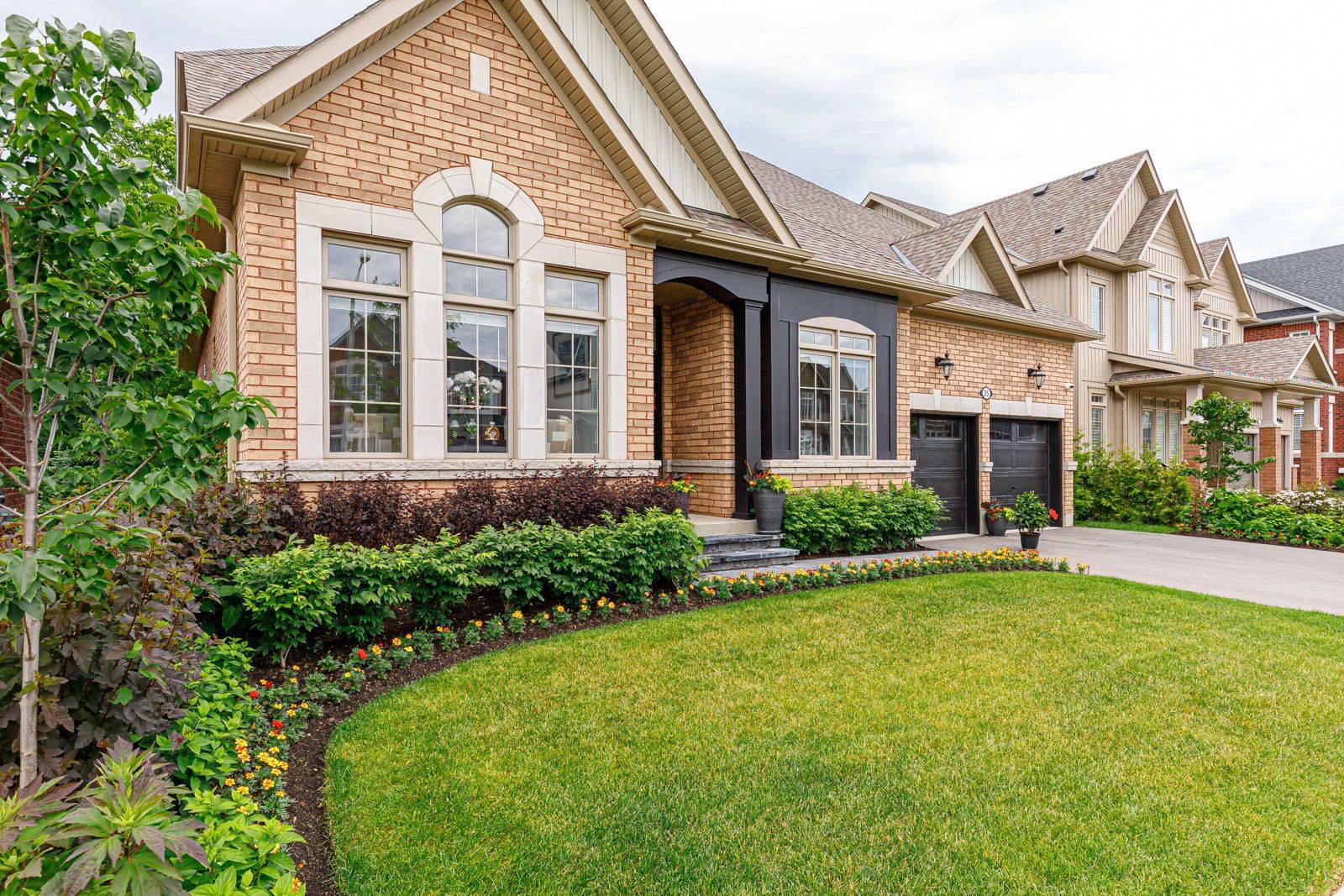 Collingwood, ON L9Y 3V2,25 Mclean AVE