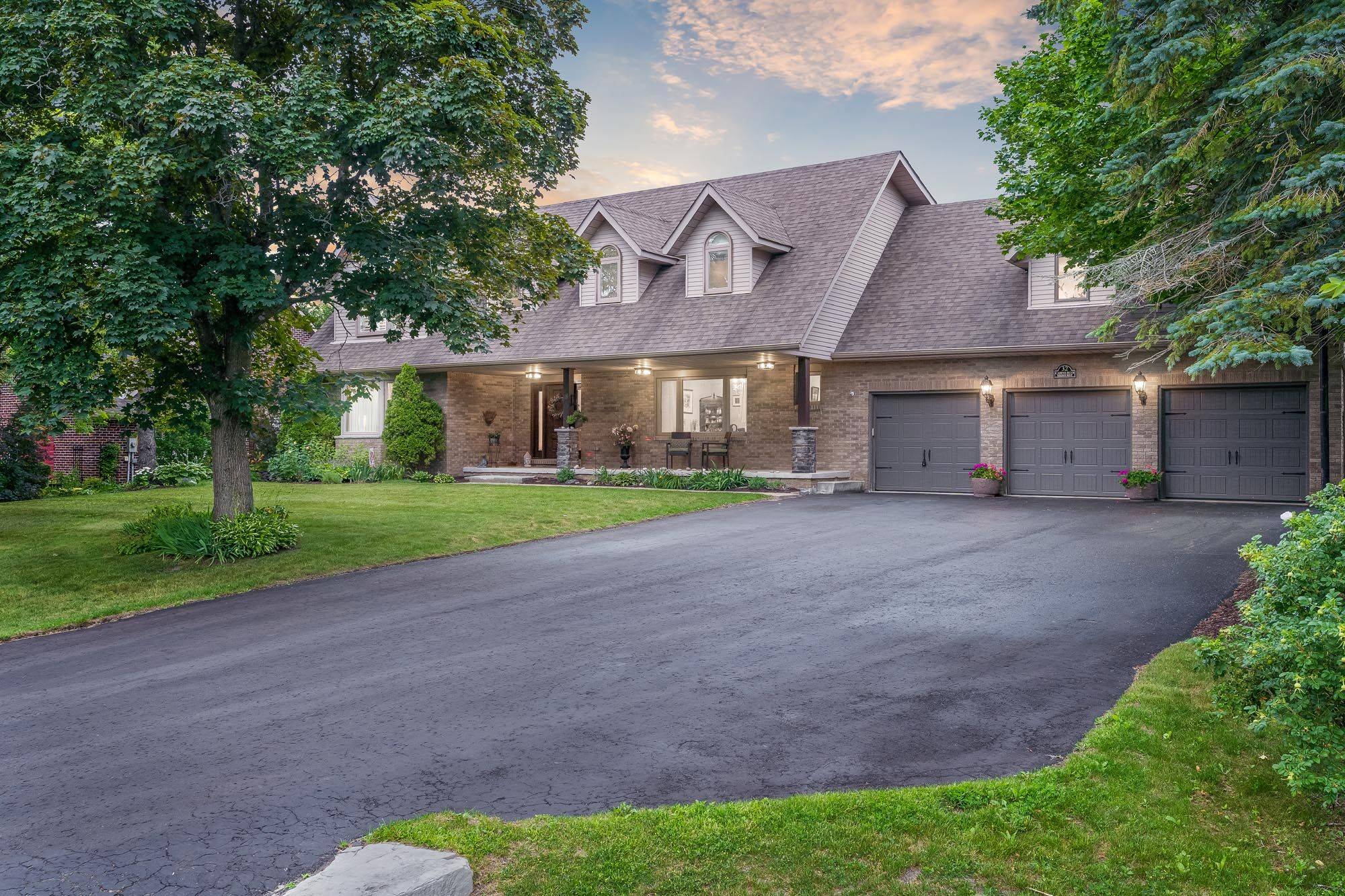 Springwater, ON L9X 0N8,32 Cairns BLVD