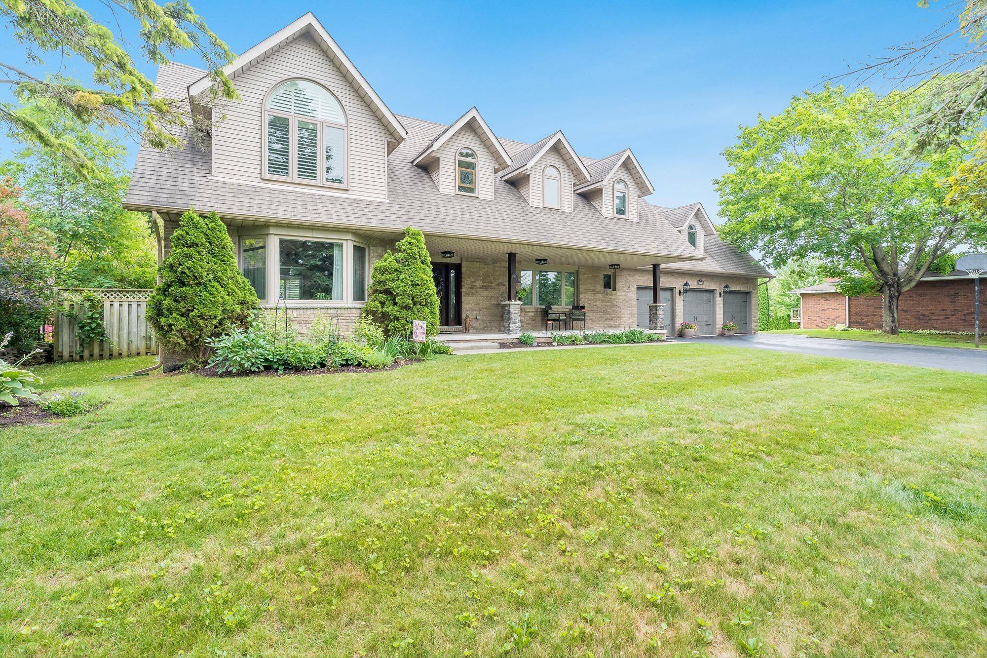 Springwater, ON L9X 0N8,32 Cairns BLVD