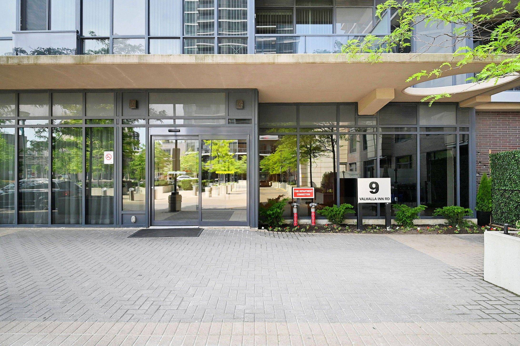Toronto W08, ON M9B 0B2,9 Valhalla Inn RD #606