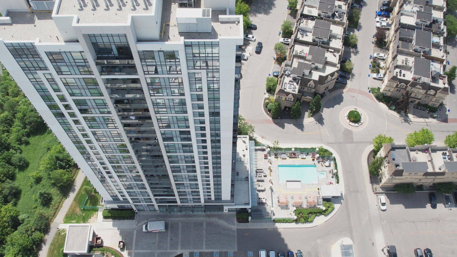 Pickering, ON L1W 0B6,1255 Bayly ST #1402