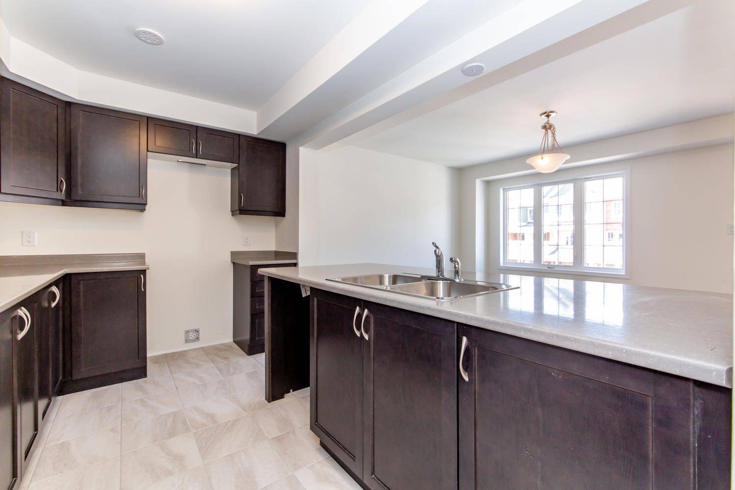 Pickering, ON L1X 0E9,1061 Clipper LN