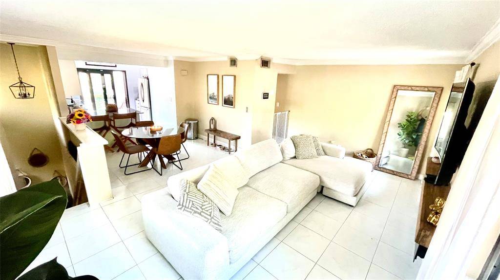 Plantation, FL 33324