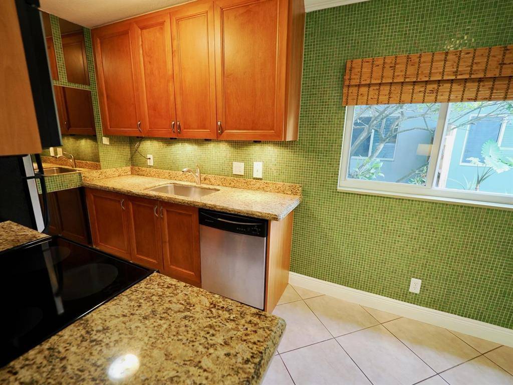 Fort Lauderdale, FL 33305,1460 NE 18TH ST #104