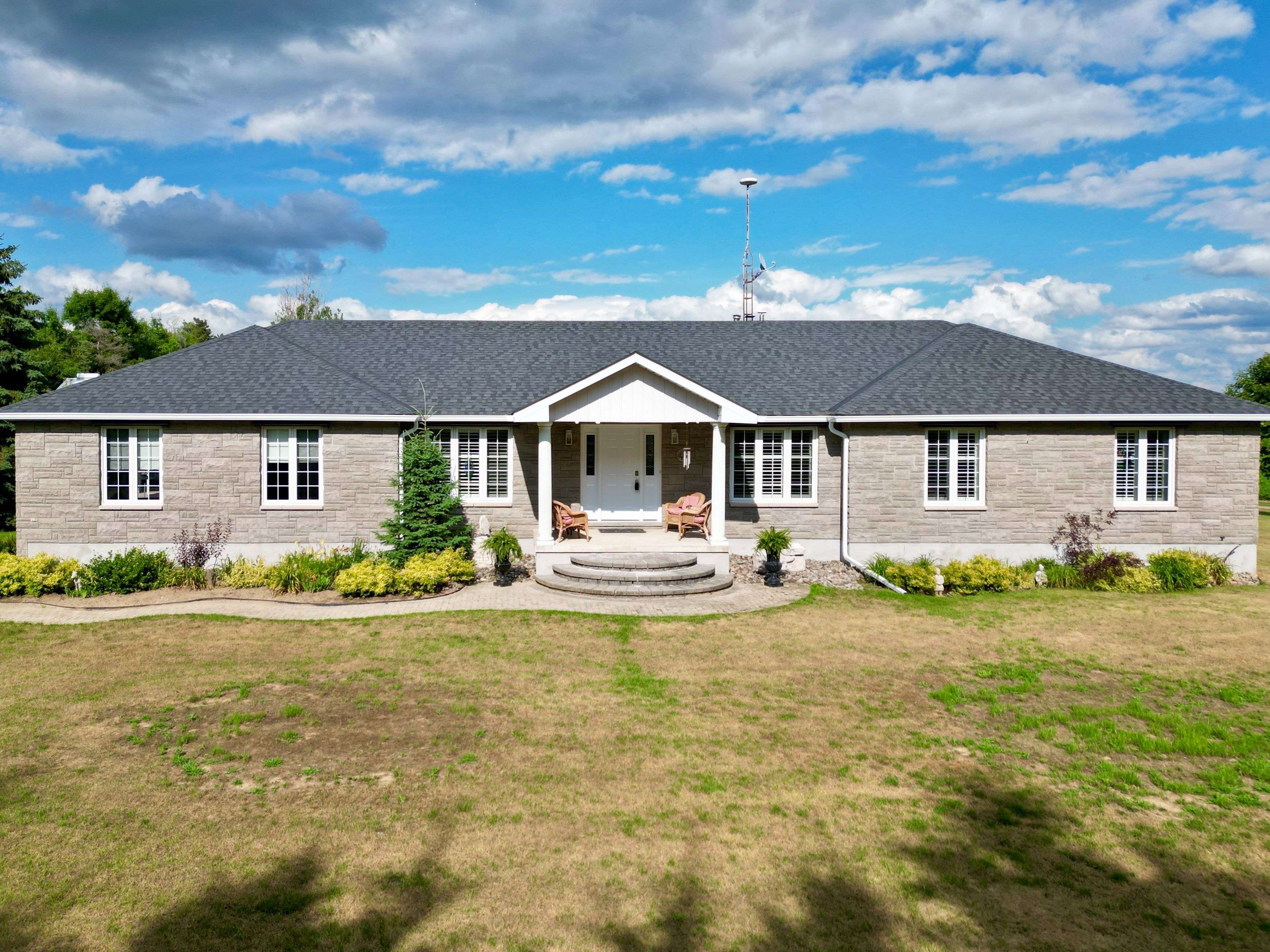 Adjala-tosorontio, ON L0M 1J0,6853 Pine Plains RD