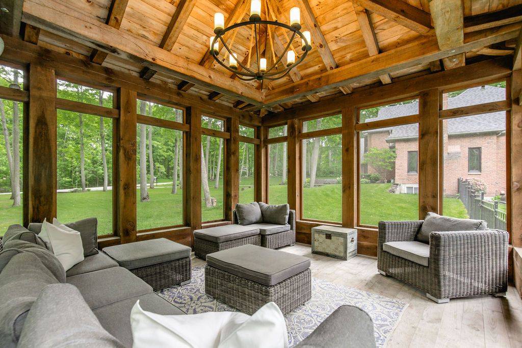 Springwater, ON L0L 1X0,18 Mills CIR