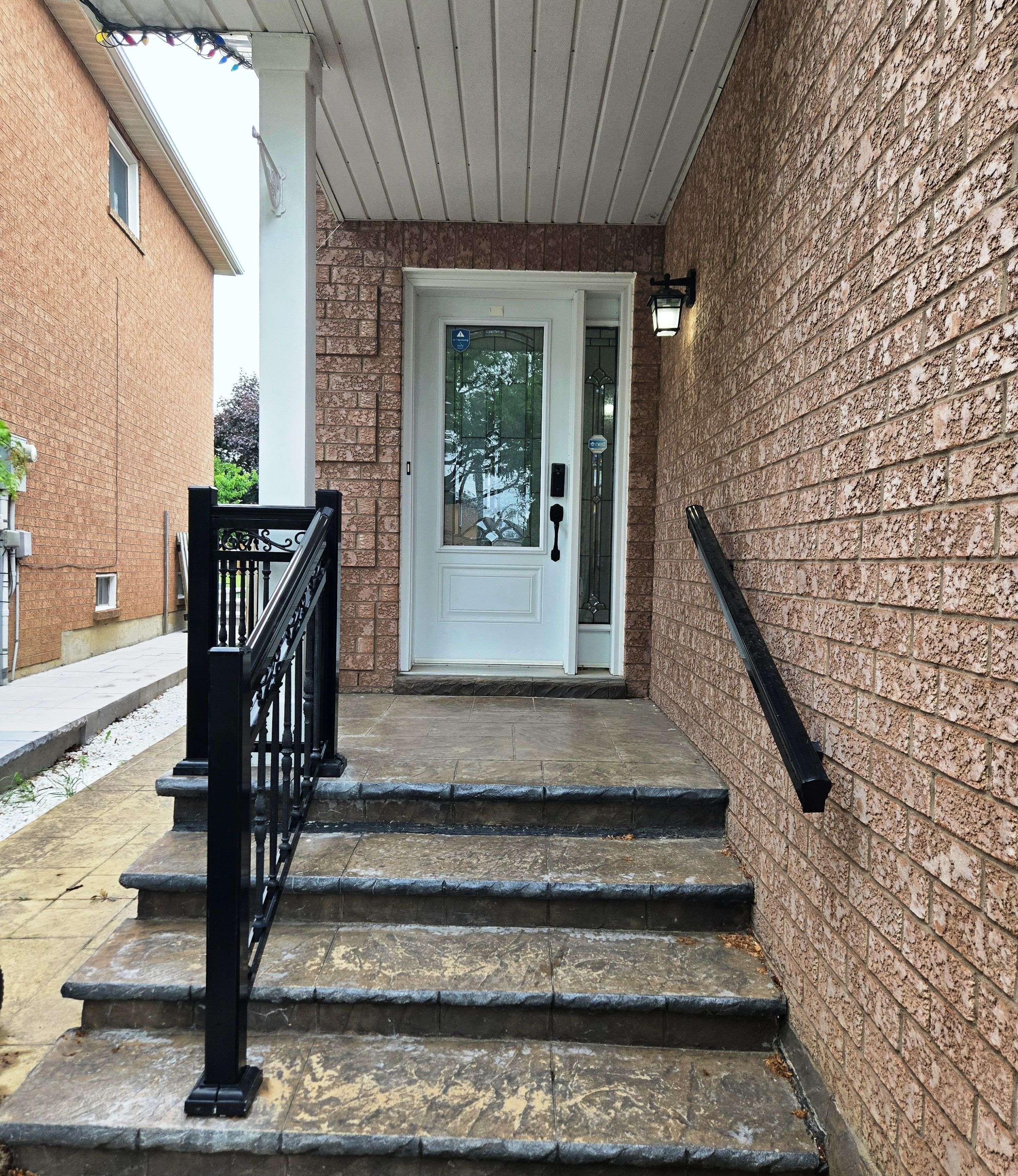 Mississauga, ON L5V 1X1,6136 Ford RD