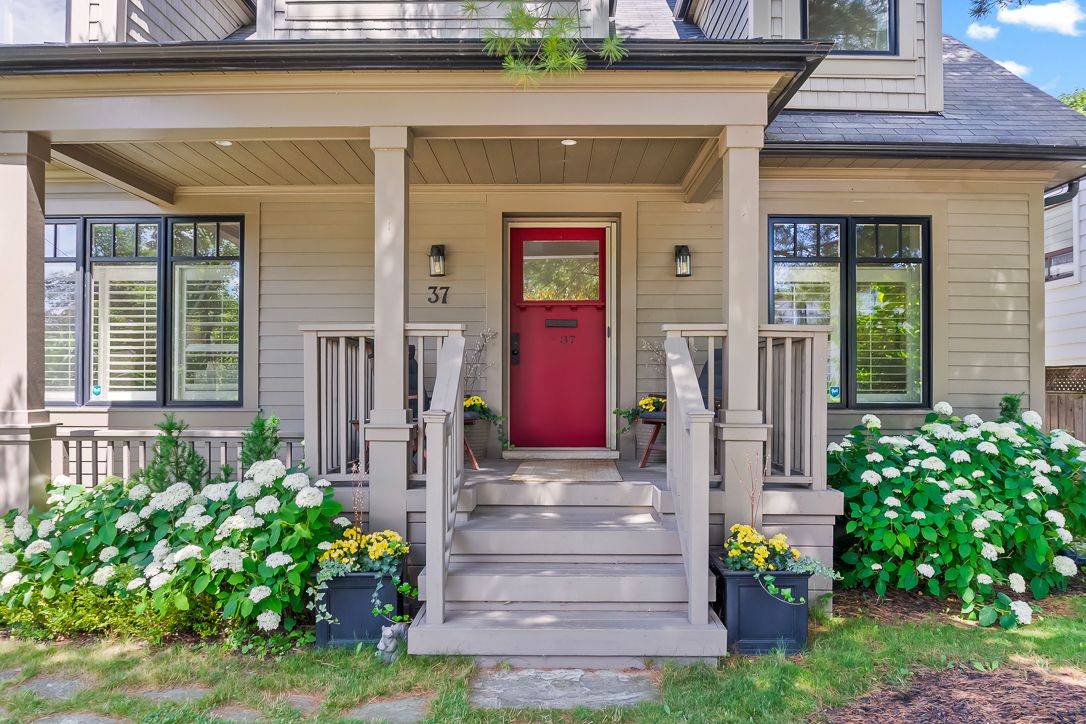 Oakville, ON L6K 1V7,37 Florence DR