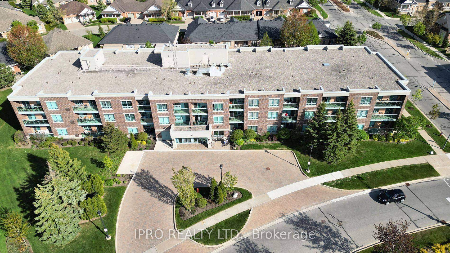 Brampton, ON L6R 3J8,25 Via Rosedale WAY #207
