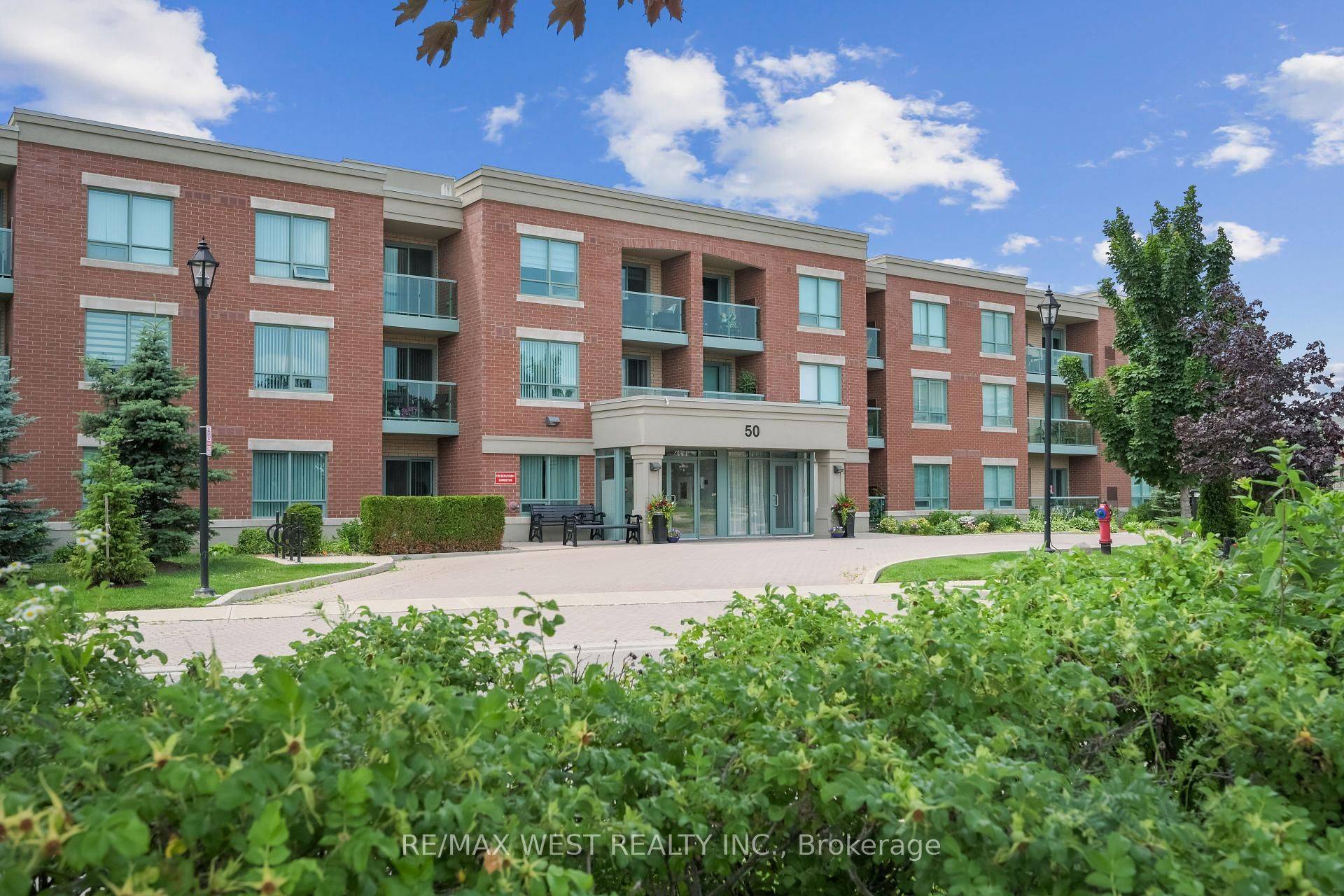 Brampton, ON L6R 3Z7,50 Via Rosedale N/A #117