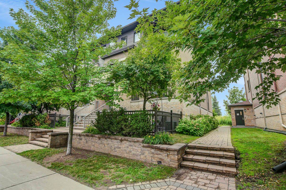 Barrhaven, ON K2J 5R6,695A Sue Holloway DR