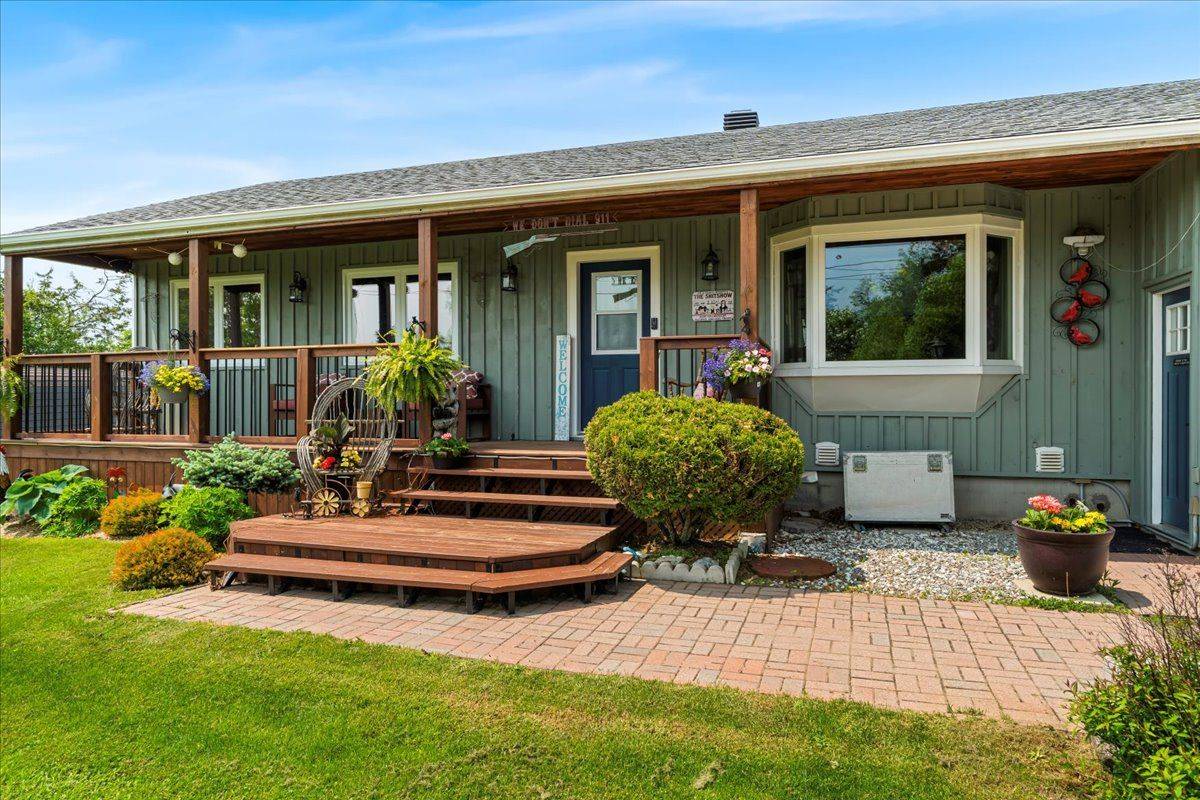 Tyendinaga, ON K0K 2N0,84 Plumb RD