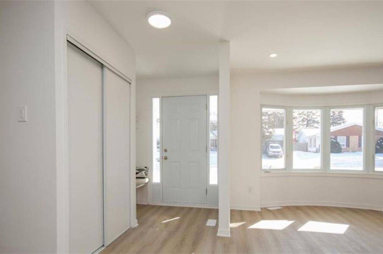 Hunt Club - South Keys And Area, ON K1V 7S6,3380 Clearwater CRES