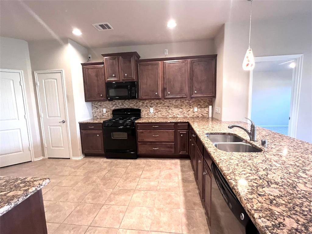 Mckinney, TX 75072,829 Golden Bear Lane
