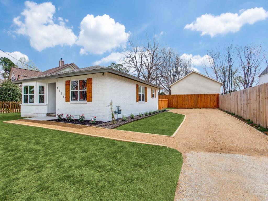 Grapevine, TX 76051,1307 Worthington Street