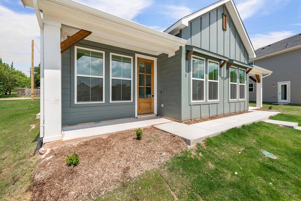 Runaway Bay, TX 76426,1207 Chestnut Court #2