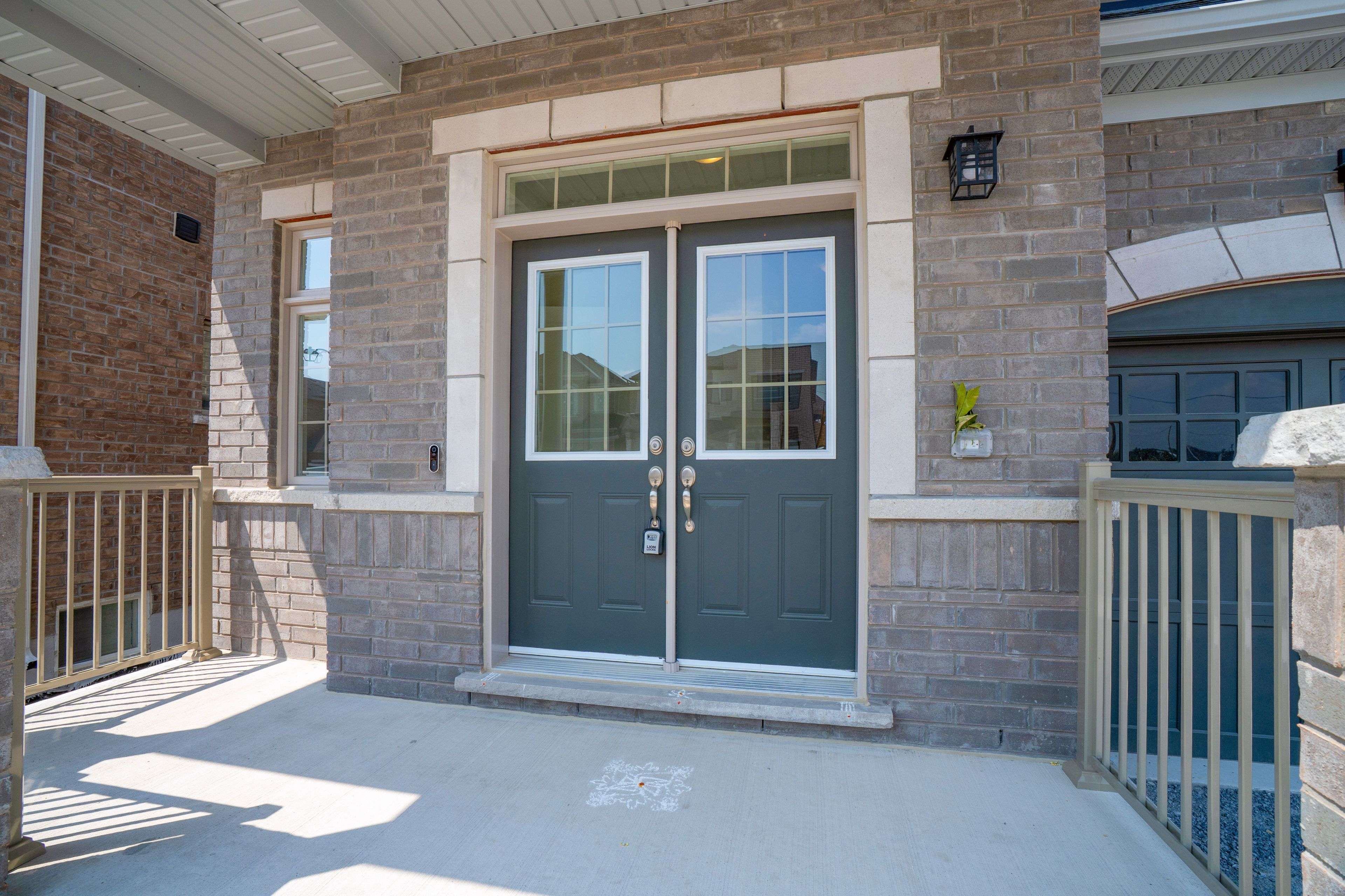 Oshawa, ON L1L 0S1,2210 Cayenne ST