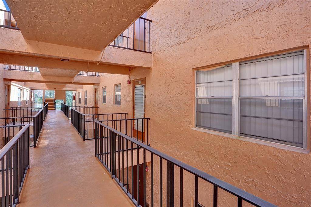 Fort Lauderdale, FL 33322,3050 Sunrise Lakes Dr #223