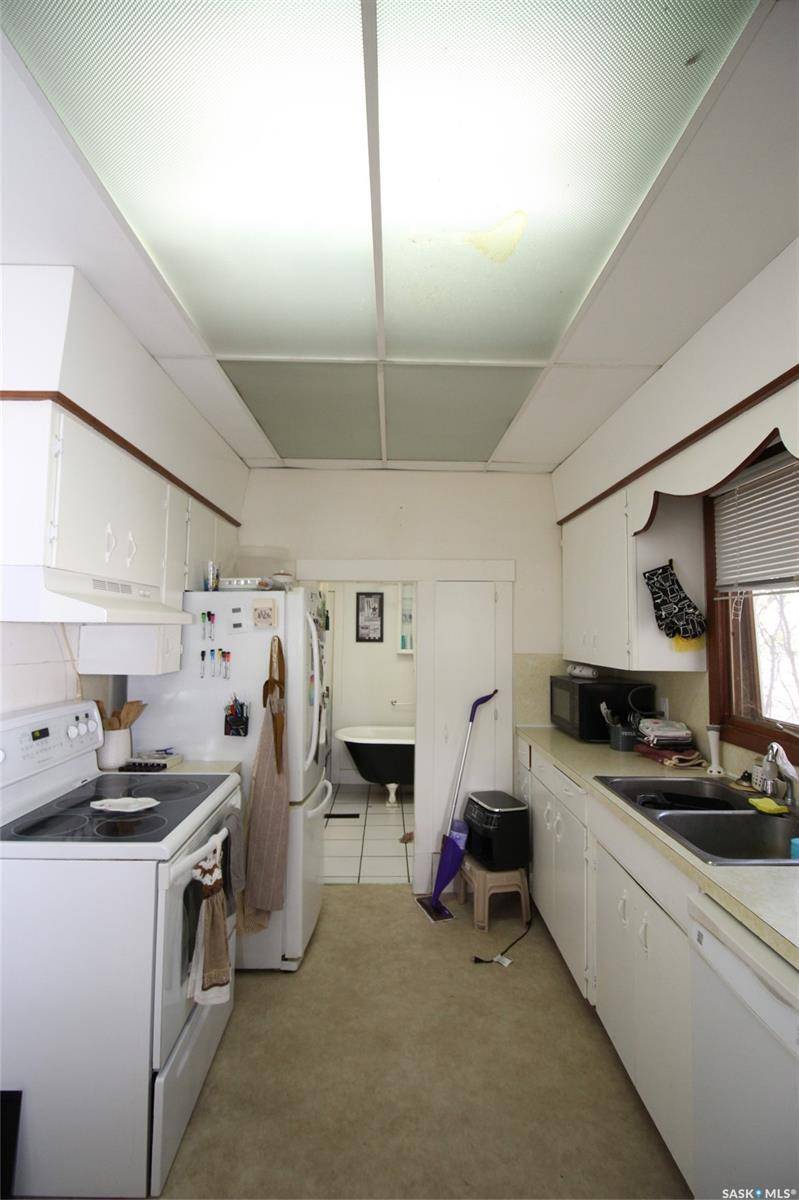Shaunavon, SK S0N 2M0,512 1st STREET W