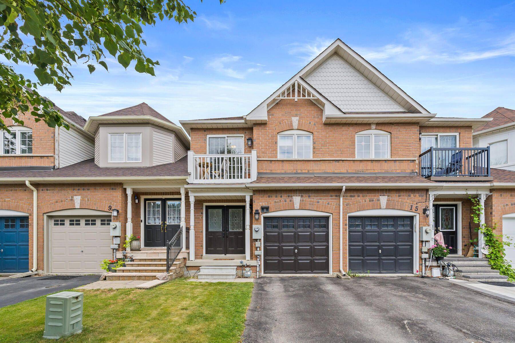 Halton Hills, ON L7G 6B5,11 Bradley DR
